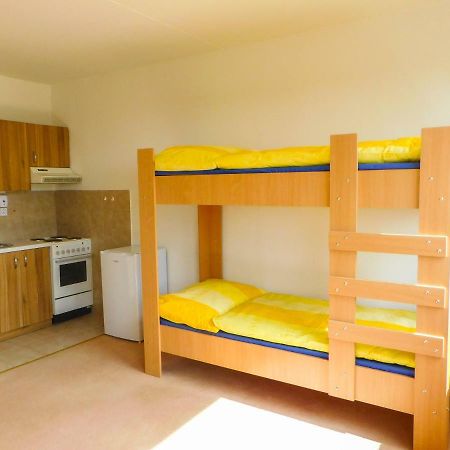 Km House Cerny Most Hostel ปราก ภายนอก รูปภาพ