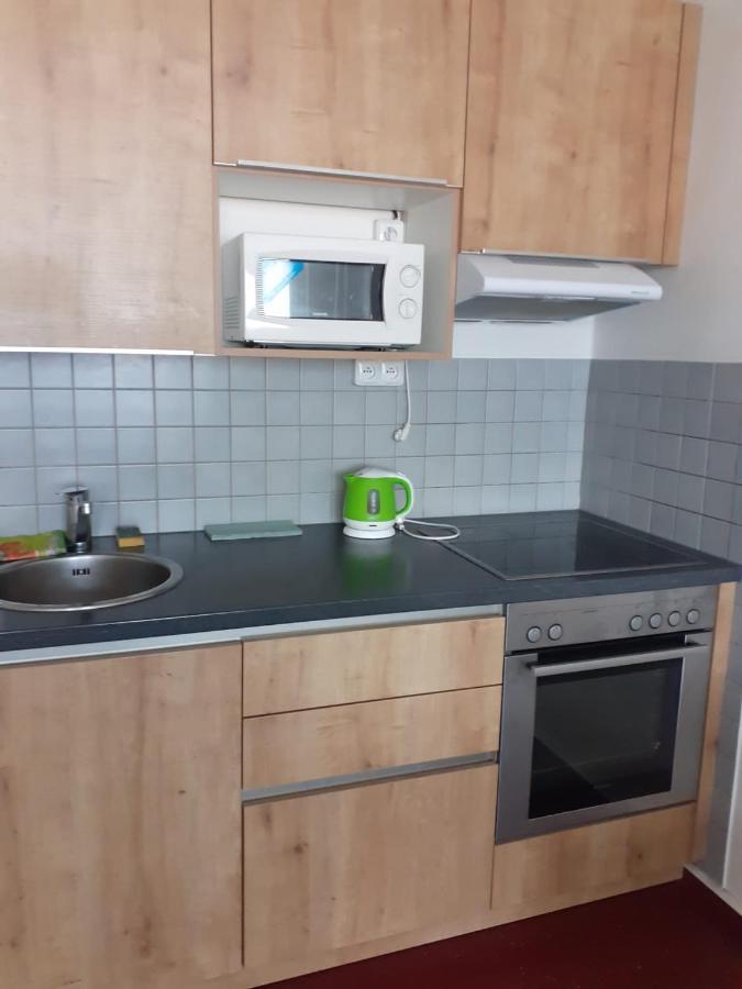 Km House Cerny Most Hostel ปราก ภายนอก รูปภาพ