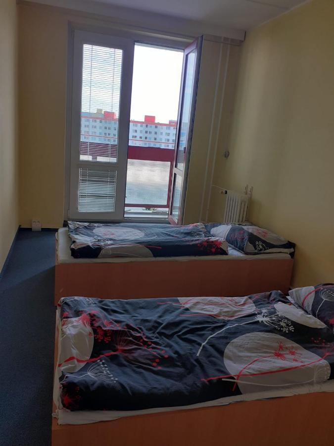 Km House Cerny Most Hostel ปราก ภายนอก รูปภาพ