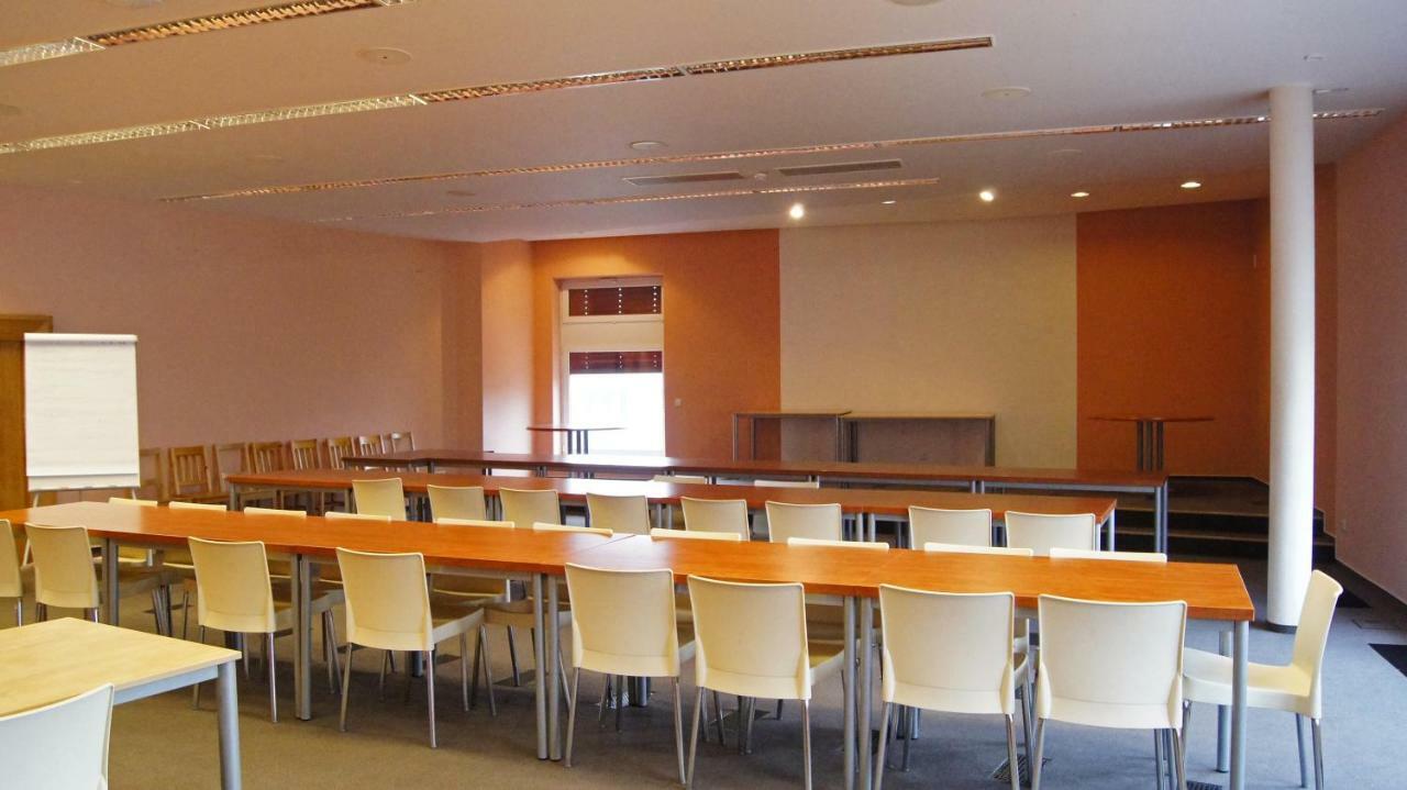 Km House Cerny Most Hostel ปราก ภายนอก รูปภาพ