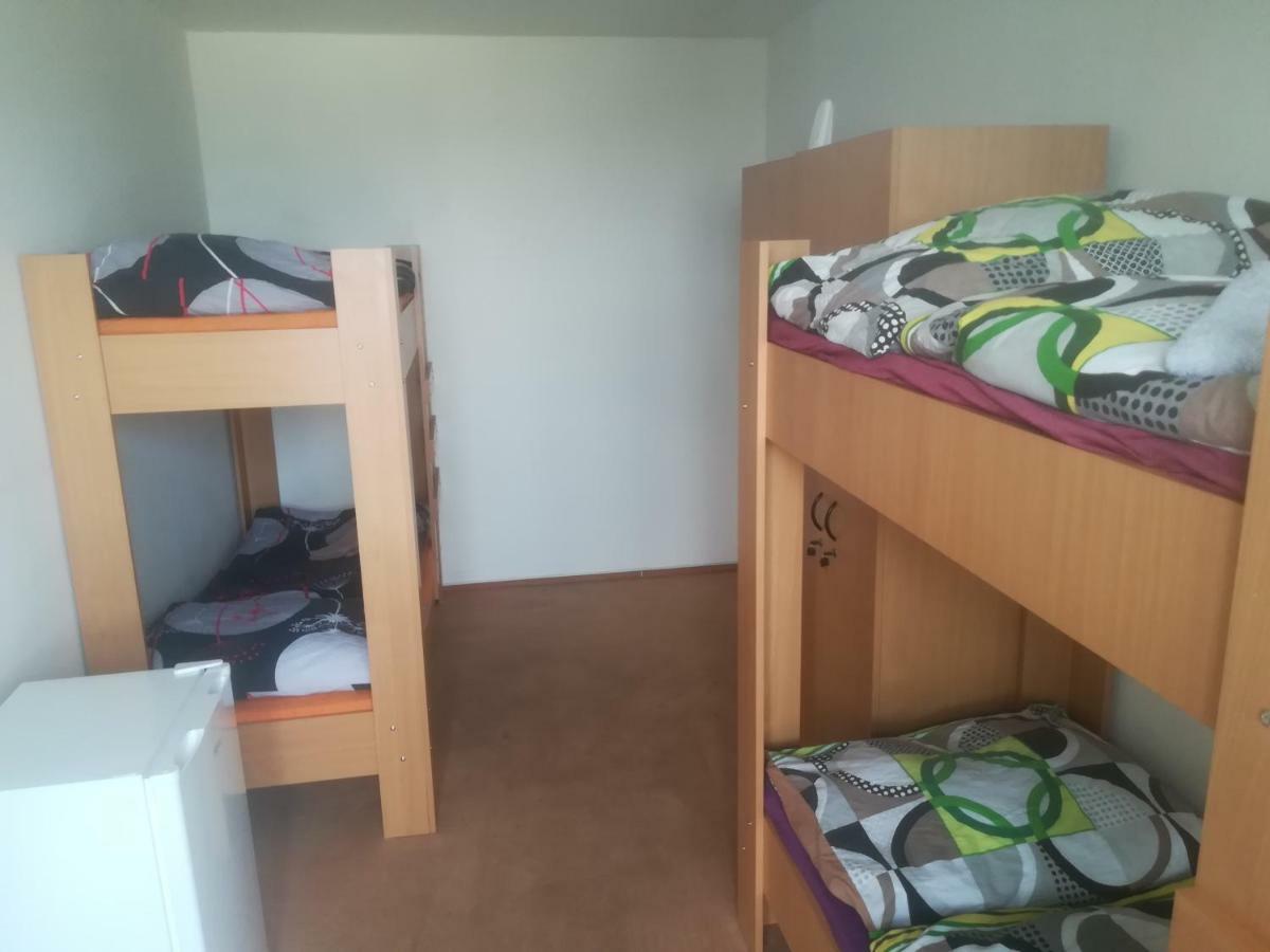 Km House Cerny Most Hostel ปราก ภายนอก รูปภาพ