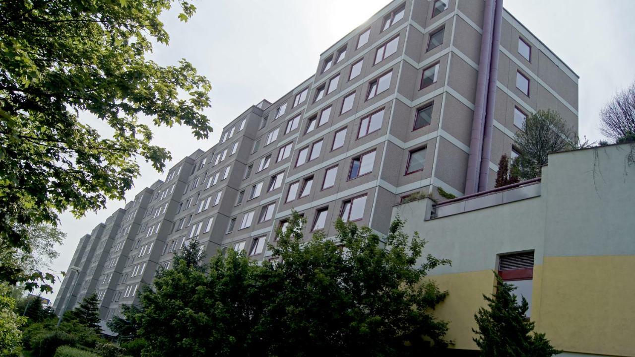 Km House Cerny Most Hostel ปราก ภายนอก รูปภาพ