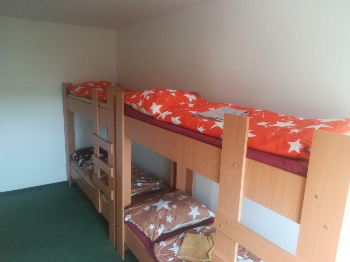 Km House Cerny Most Hostel ปราก ภายนอก รูปภาพ