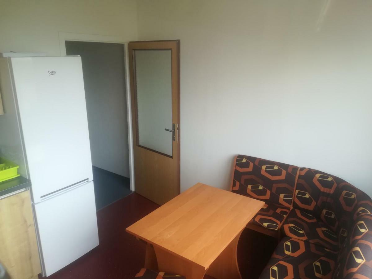 Km House Cerny Most Hostel ปราก ภายนอก รูปภาพ