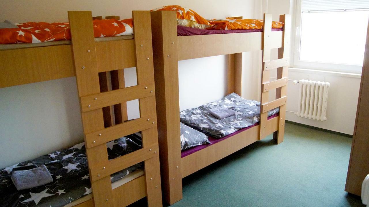 Km House Cerny Most Hostel ปราก ภายนอก รูปภาพ