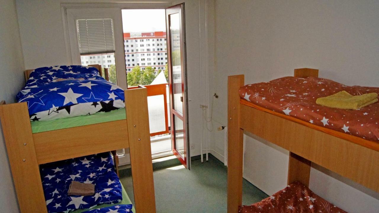 Km House Cerny Most Hostel ปราก ภายนอก รูปภาพ
