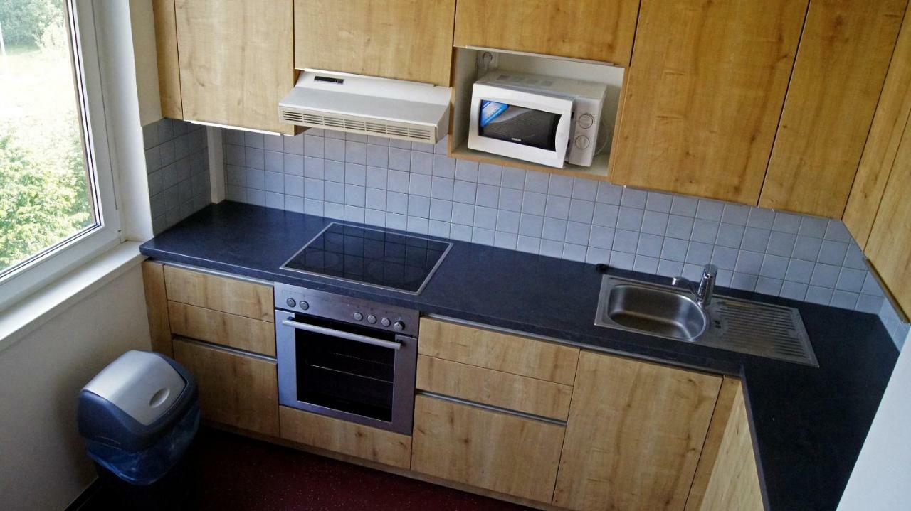 Km House Cerny Most Hostel ปราก ภายนอก รูปภาพ