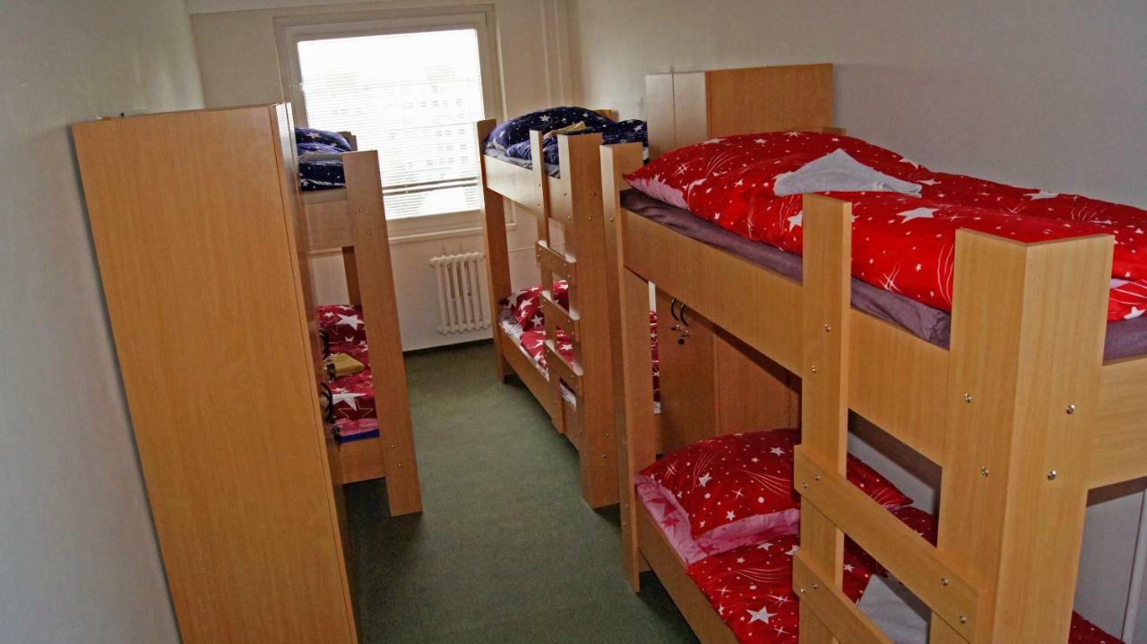 Km House Cerny Most Hostel ปราก ภายนอก รูปภาพ