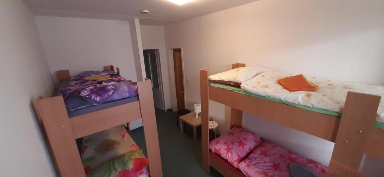 Km House Cerny Most Hostel ปราก ภายนอก รูปภาพ