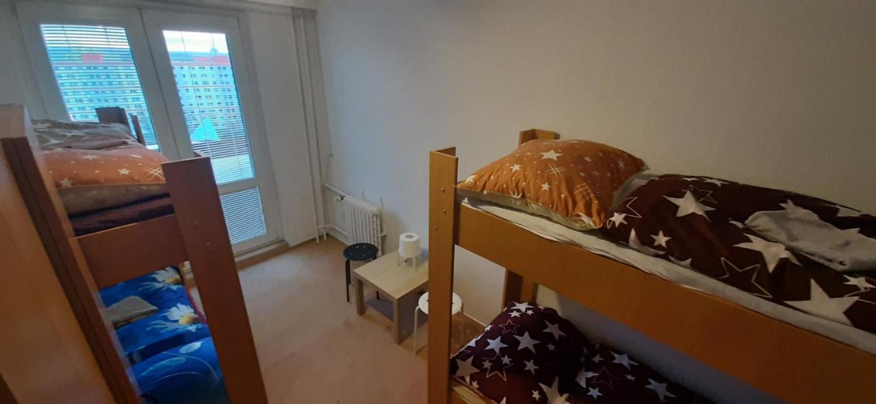 Km House Cerny Most Hostel ปราก ภายนอก รูปภาพ