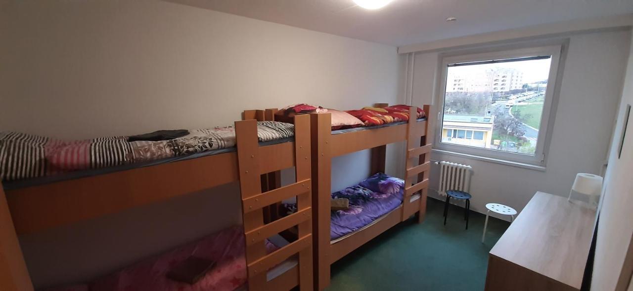 Km House Cerny Most Hostel ปราก ภายนอก รูปภาพ