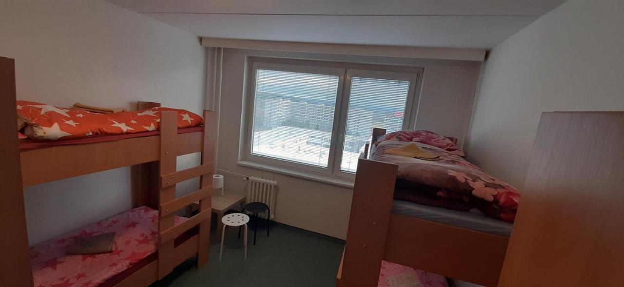 Km House Cerny Most Hostel ปราก ภายนอก รูปภาพ